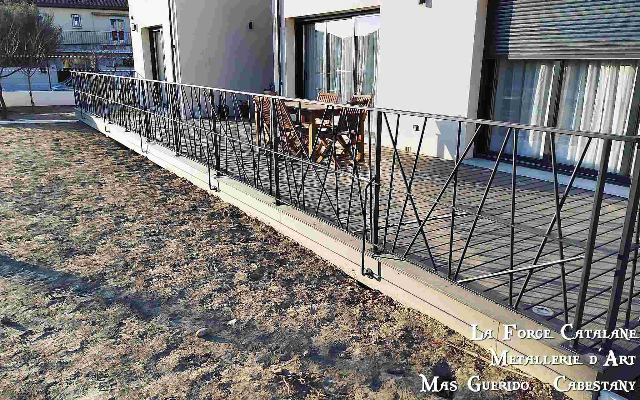 garde corps remplissage barreaudages rond entremeles forge catalane.jpg